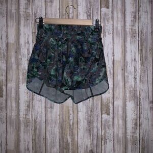 lululemon track that 4" shorts size 4